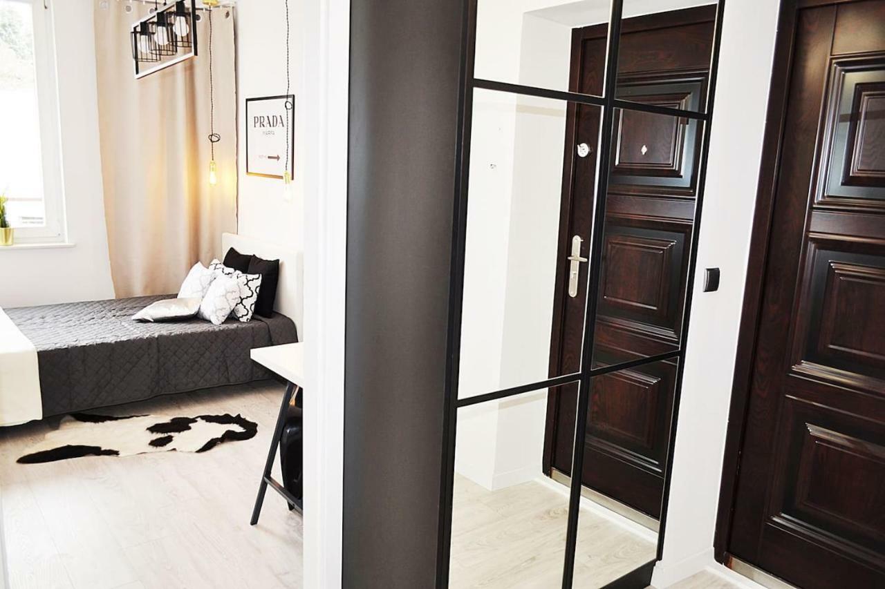 Apartament M11 Outstanding With Balcony Warszawa