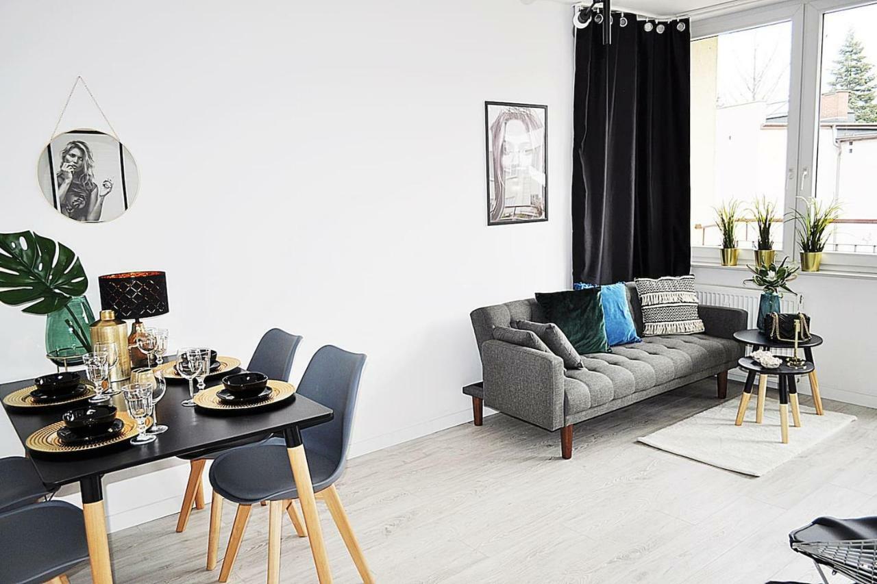 M11 Outstanding With Balcony Apartment Warsaw